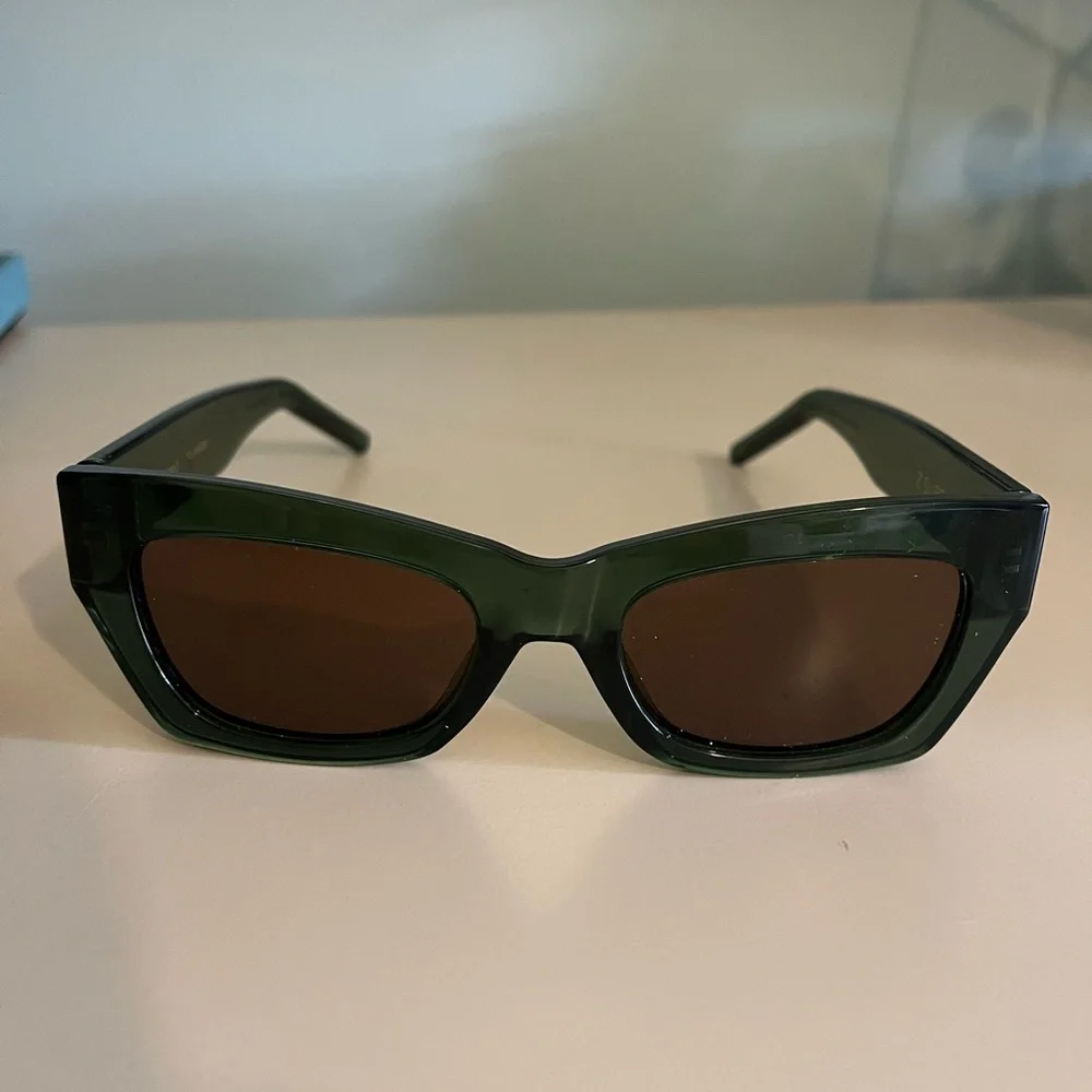 Z Supply Dark Green Polarized Sunglasses - Picture 2 of 6